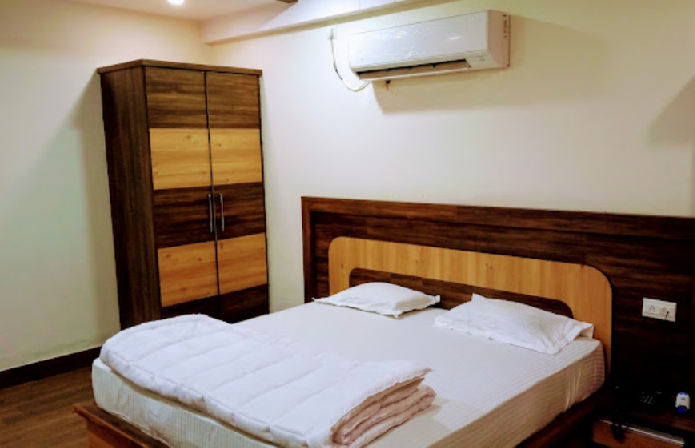 1 x DELUXE ROOM